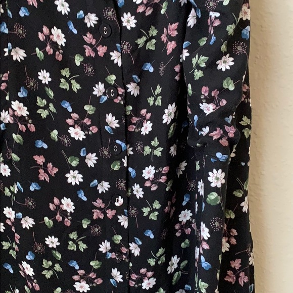 Black floral midi with button front🌸 - Picture 4 of 13